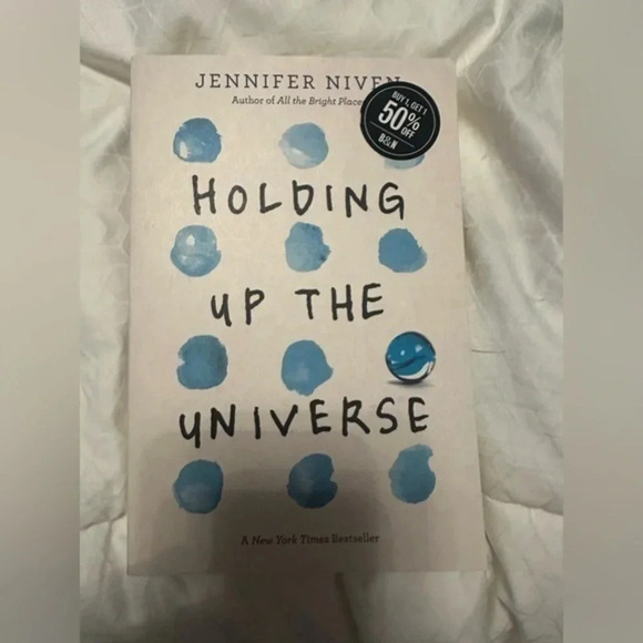 Holding Up The Universe (paper back) - Picture 1 of 2